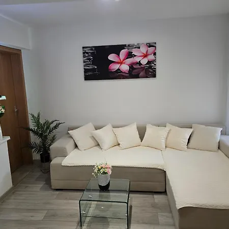 New Blanca With Jacuzzi Near The Appartement *