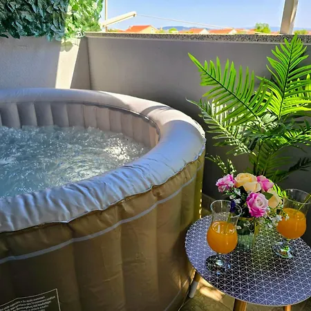 New Blanca With Jacuzzi Near The Appartement *