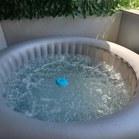 New Blanca With Jacuzzi Near The